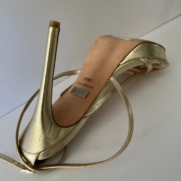 BADGLEY MISCHKA  Metallic gold platform, stiletto straps heels. Size 9.5 - Picture 7 of 11